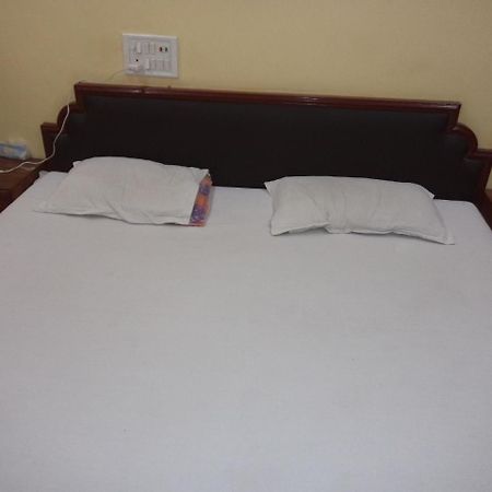 Hotel Neelkamal Indore Bagian luar foto