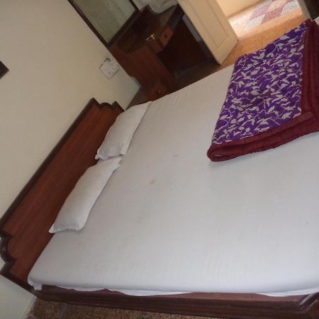 Hotel Neelkamal Indore Bagian luar foto