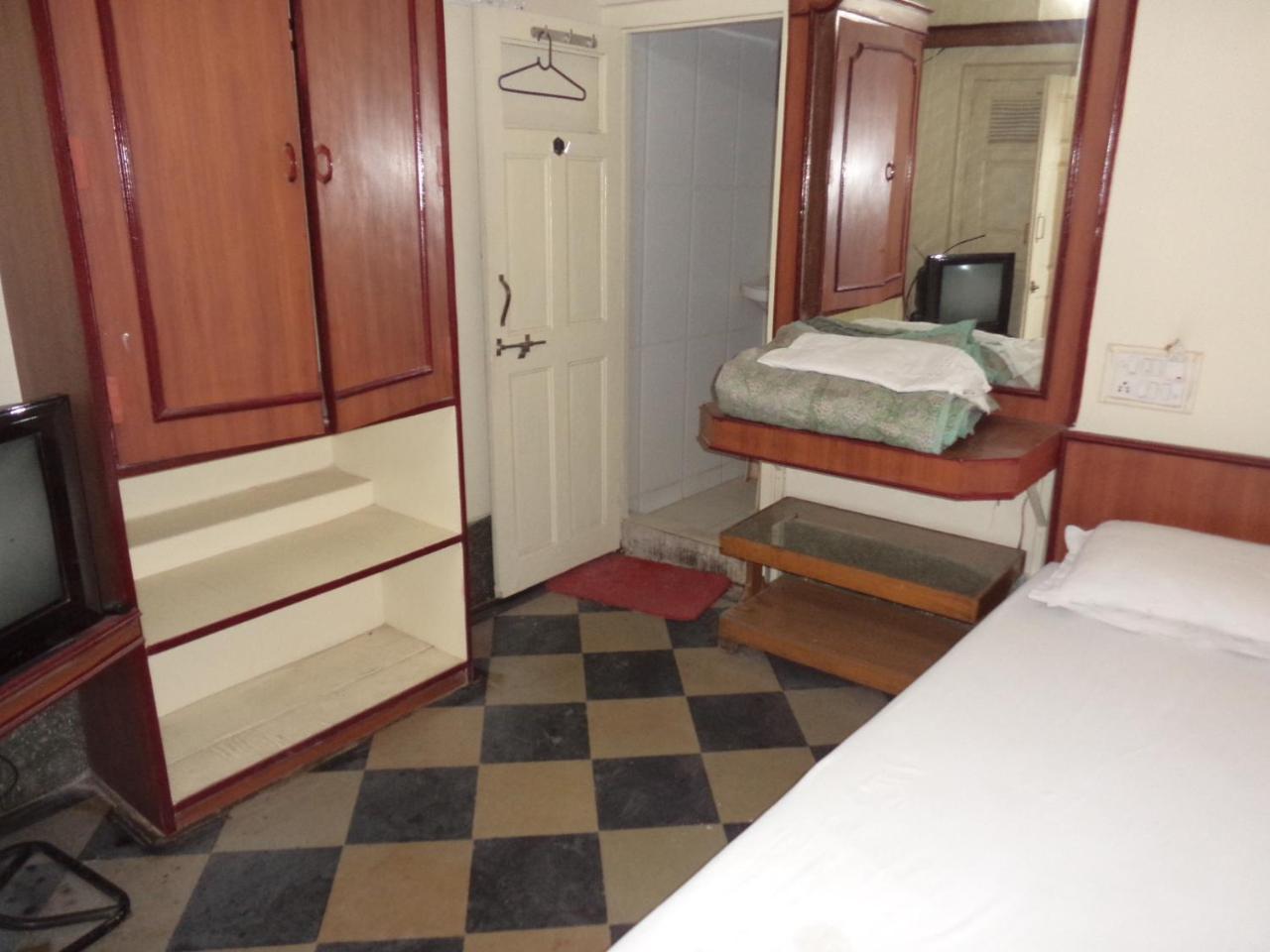 Hotel Neelkamal Indore Bagian luar foto