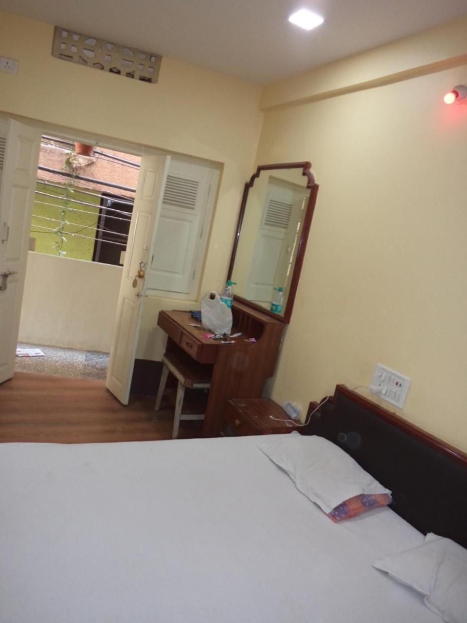 Hotel Neelkamal Indore Bagian luar foto