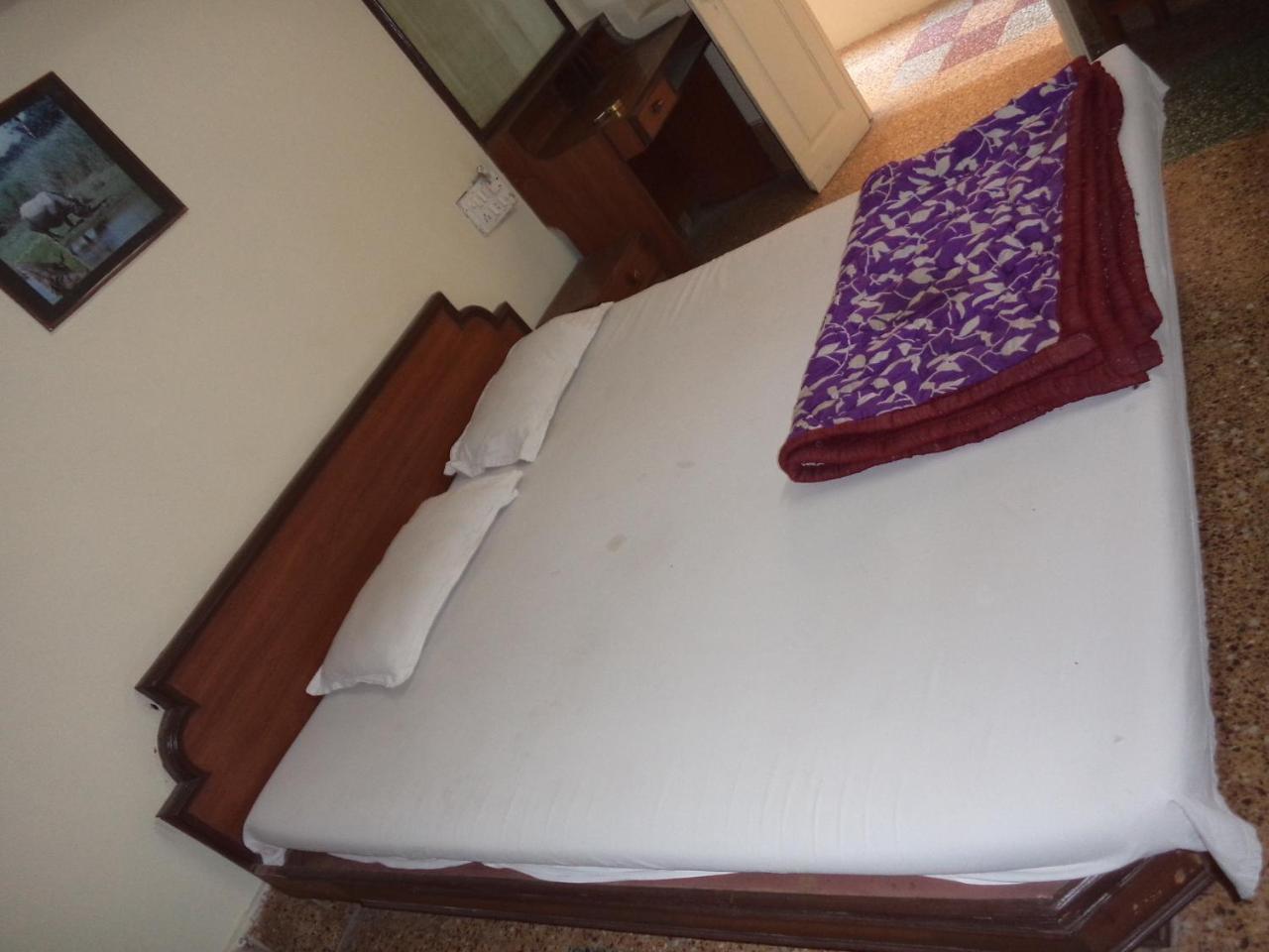 Hotel Neelkamal Indore Bagian luar foto